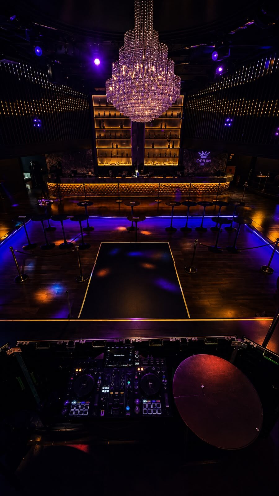 Salão do Opium Club SP para quem quer conhecer a casa de swing e aproveitar a parte social